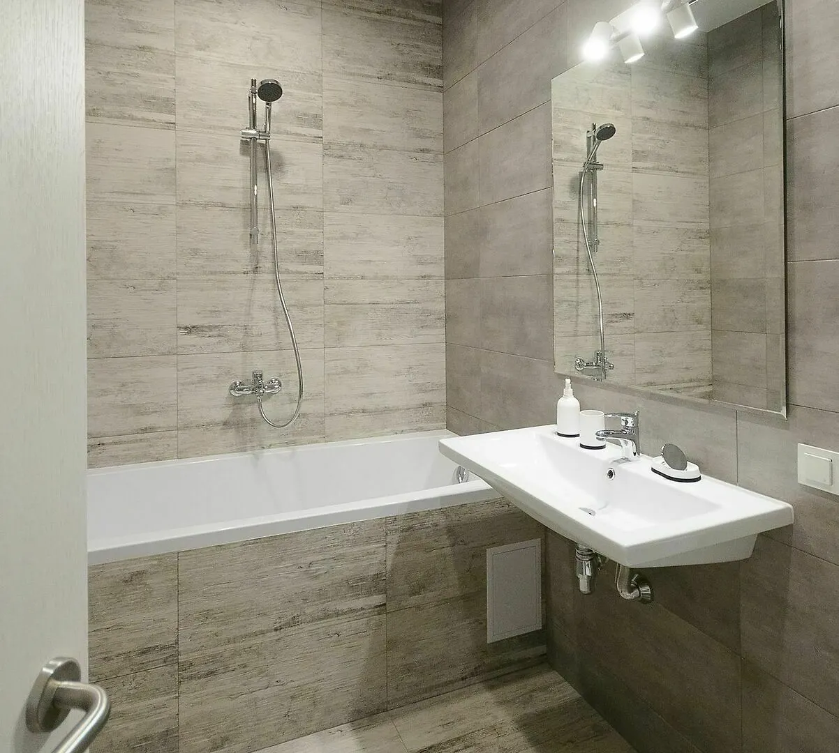 Partner Guest House Klovs'Kyi Kyiv 0*,